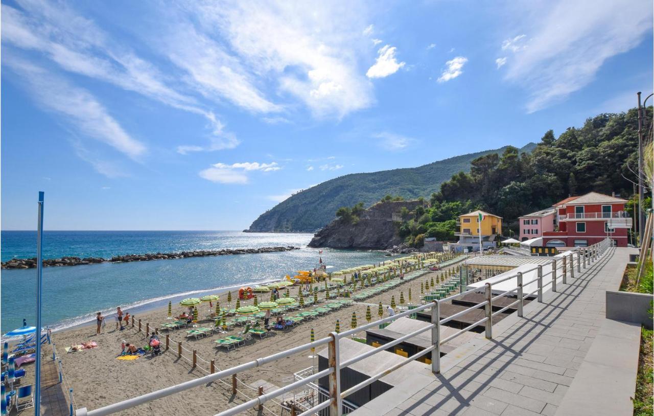 2 Bedroom Stunning Apartment In Moneglia Luaran gambar
