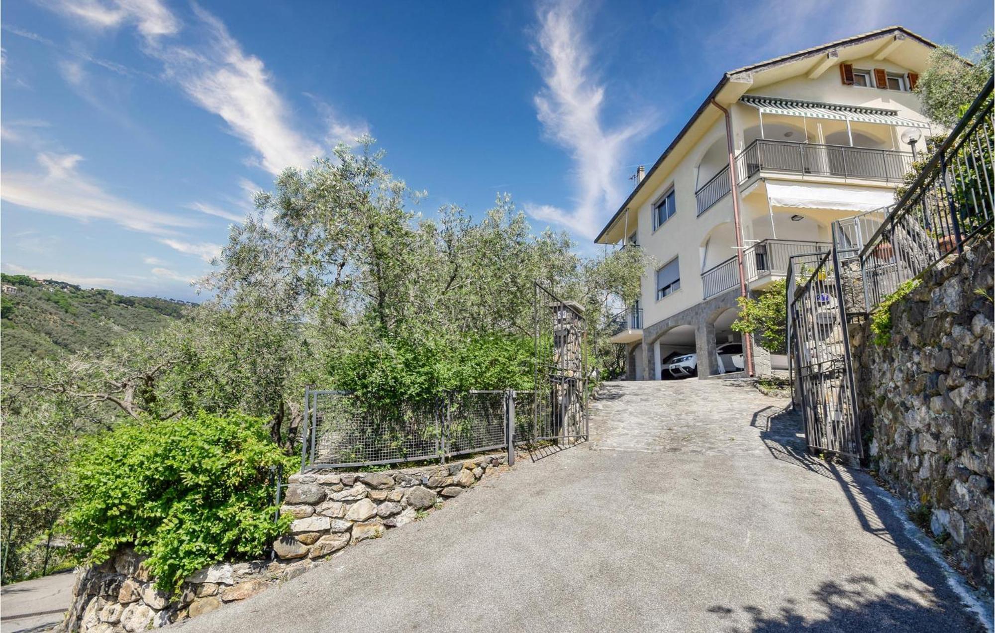 2 Bedroom Stunning Apartment In Moneglia Luaran gambar